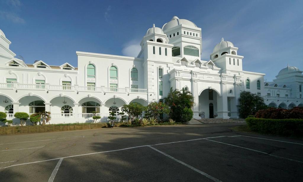 Empire Pacific Castle Hotel Yangmei Bagian luar foto