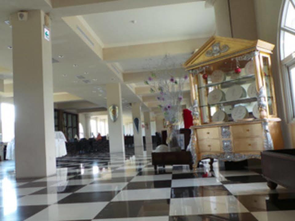 Empire Pacific Castle Hotel Yangmei Bagian luar foto