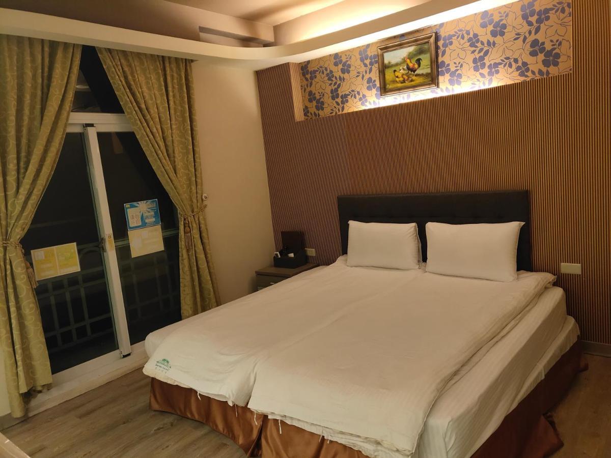 Empire Pacific Castle Hotel Yangmei Bagian luar foto