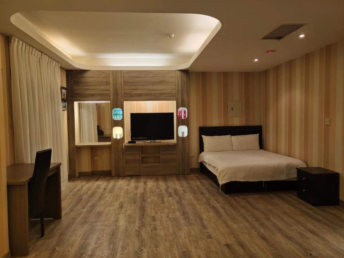 Empire Pacific Castle Hotel Yangmei Bagian luar foto
