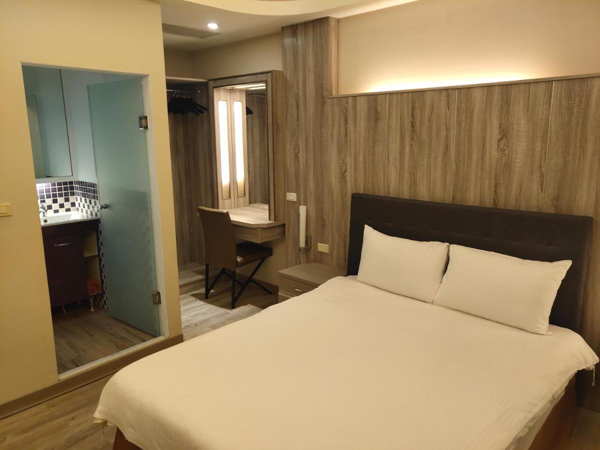 Empire Pacific Castle Hotel Yangmei Bagian luar foto